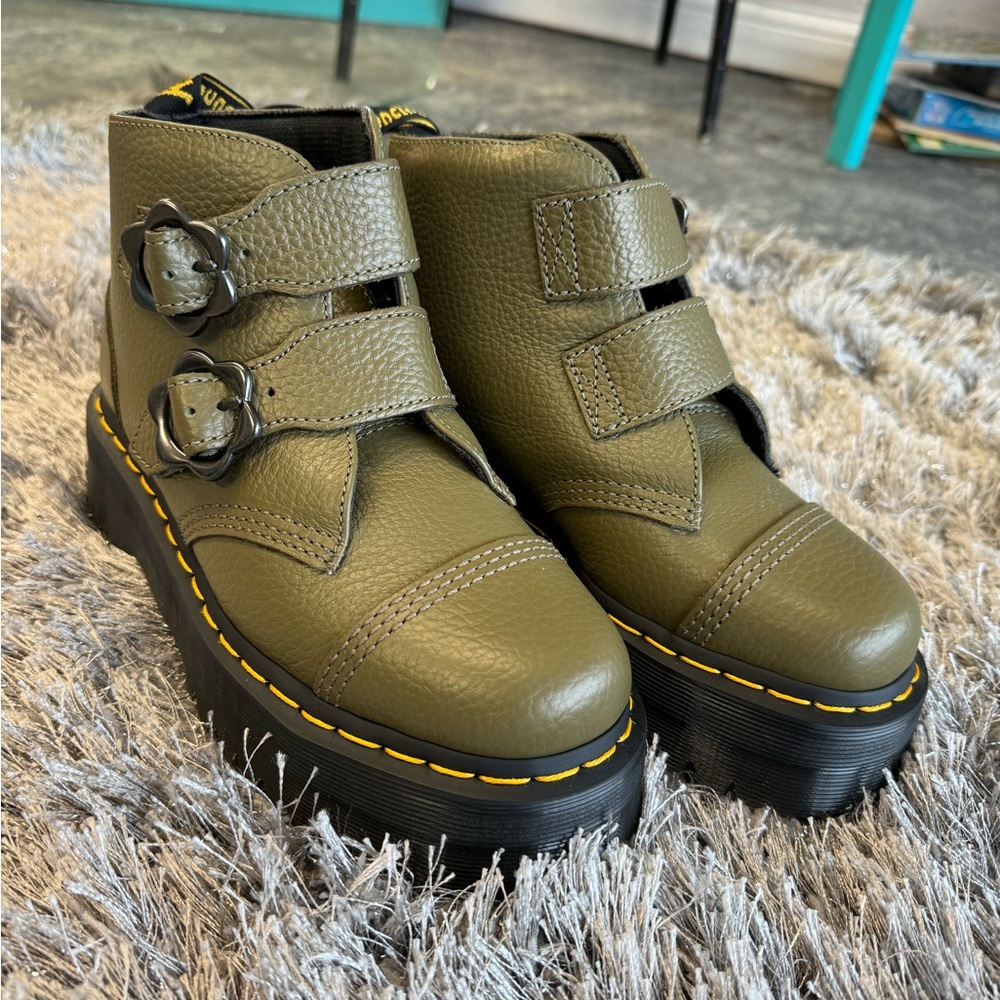 New Dr. Marten boots size 7